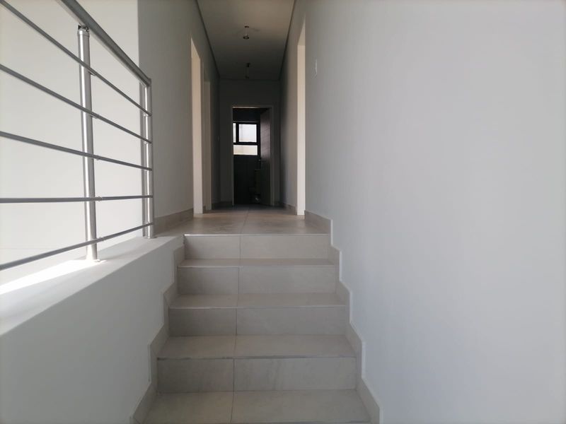 MODERN HOUSE WITH THREE BEDROOM AND THREE BATHROOM WITH SERVANT QUATERS IN DU VIN ESTATE AT RASLOUW - Photo 6