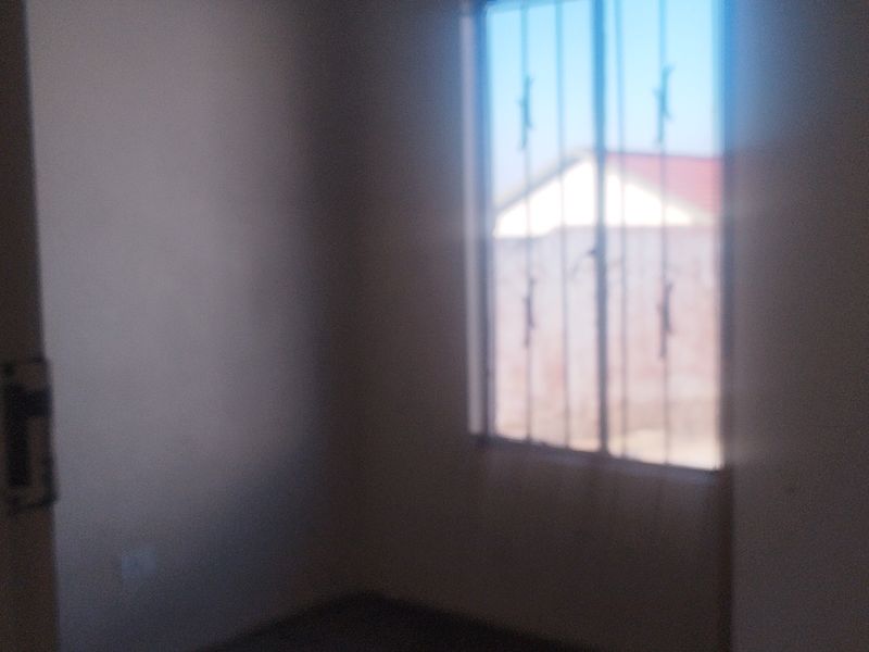 stunning 3 bedroom house - Photo 8