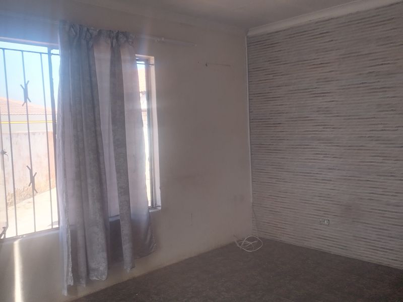 stunning 3 bedroom house - Photo 4