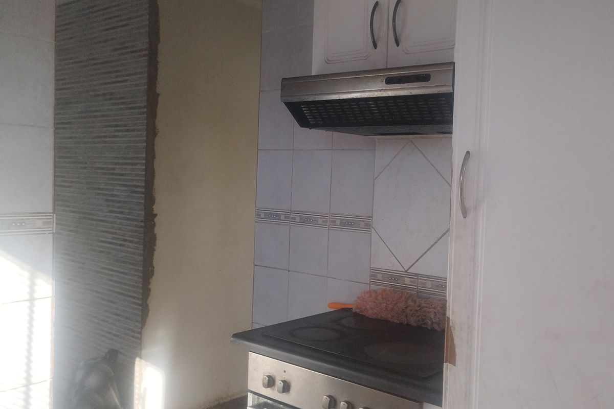 stunning 3 bedroom house - Photo 2