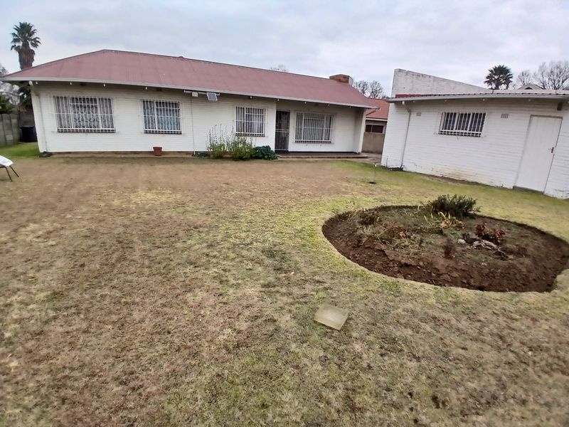 Nice and Neat 3 Bedrroom House - Photo 2