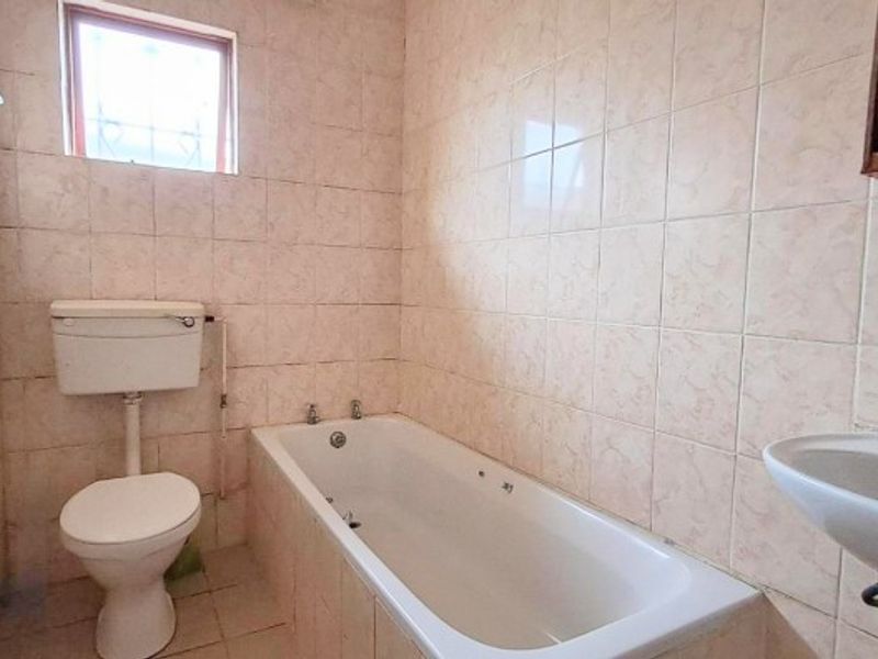3 Bedroom House for Sale in Haven Hills - Photo 9