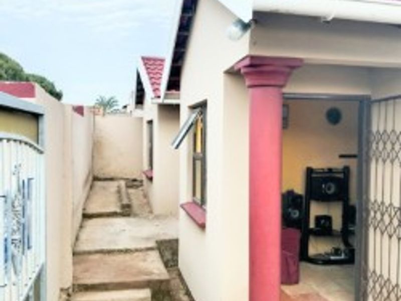 3 Bedroom House for Sale in Haven Hills - Photo 3
