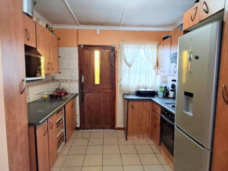 3 Bedroom House for Sale in Haven Hills - Photo 6