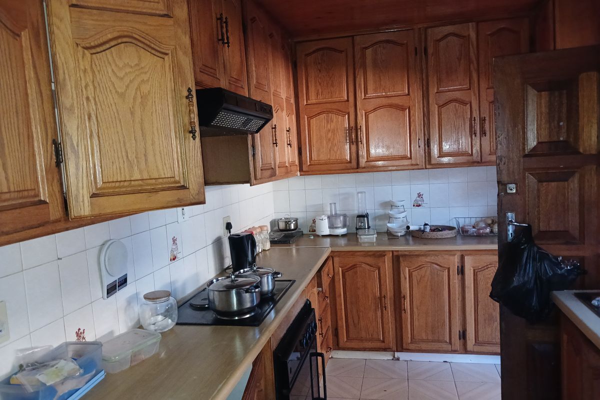 Fanstatic 4 bedrooms family home in a gated community. - Photo 3