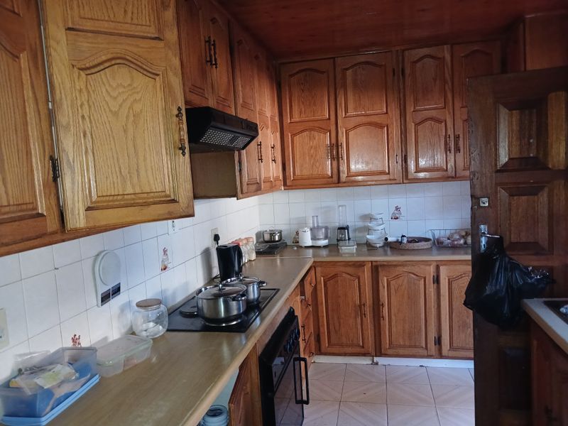 Fanstatic 4 bedrooms family home in a gated community. - Photo 3
