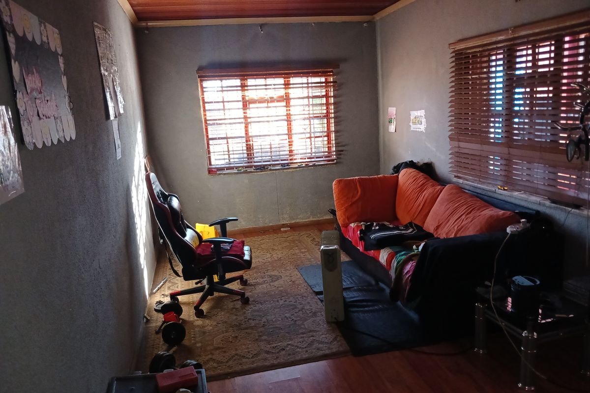 Fanstatic 4 bedrooms family home in a gated community. - Photo 5