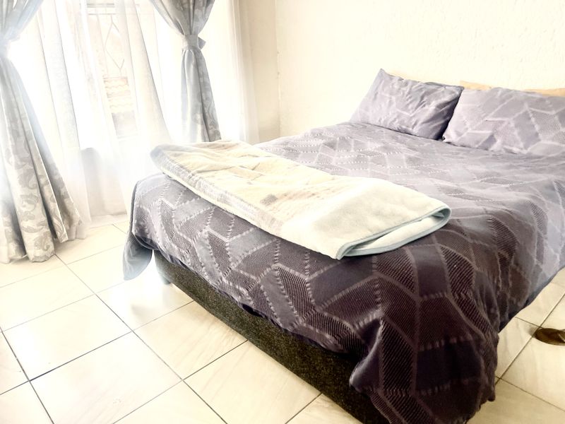 Investment Opportunity: Spacious Double-Storey Family Home in Heart of Buccleuch! - Photo 5