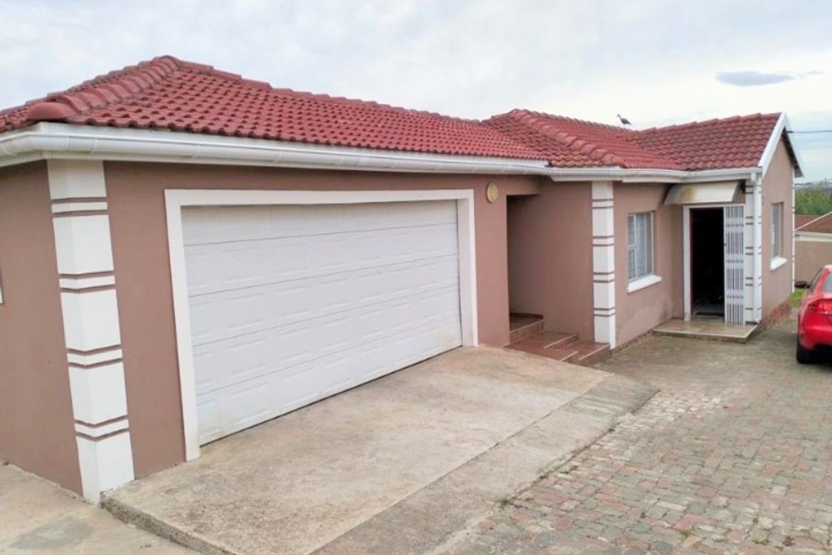 🌿🏡 Your Perfect Family Home Awaits in Haven Hills! 🏡🌿 - Photo 4