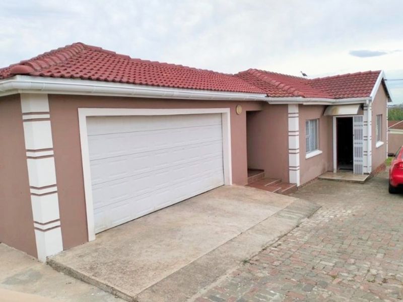 🌿🏡 Your Perfect Family Home Awaits in Haven Hills! 🏡🌿 - Photo 4