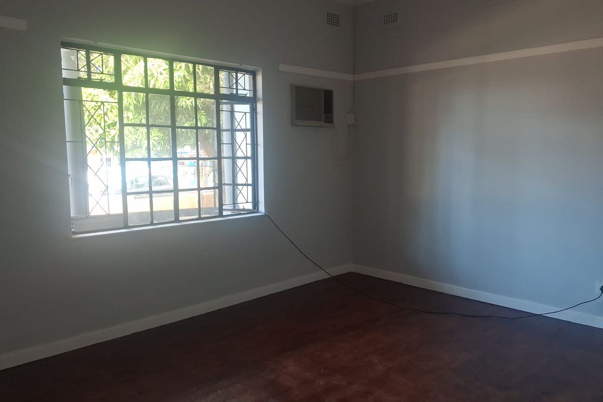 Spacious one bedroom shared Flat in Southerwood - Photo 3