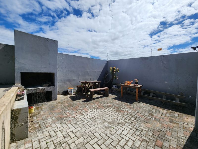 **1 Bedroom Outside Flat to Rent – R2,200 per Month** - Photo 6