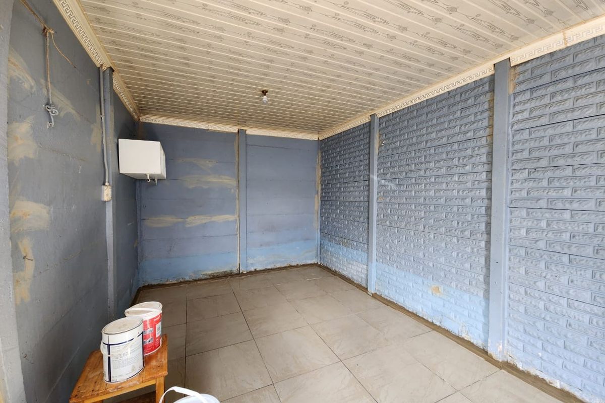 **1 Bedroom Outside Flat to Rent – R2,200 per Month** - Photo 3