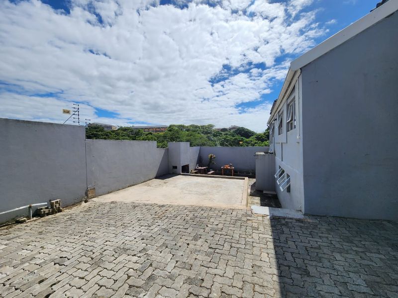 **1 Bedroom Outside Flat to Rent – R2,200 per Month** - Photo 5