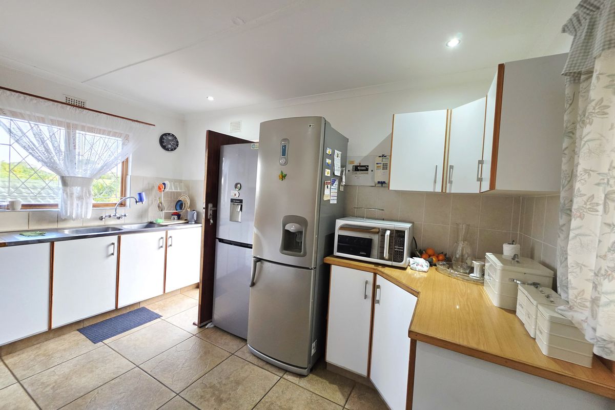 Neat and Secure 2-Bedroom Unit in a Well-Maintained Complex - Photo 5