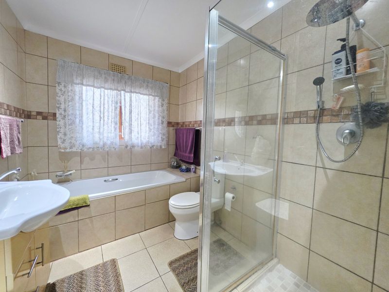 Neat and Secure 2-Bedroom Unit in a Well-Maintained Complex - Photo 10