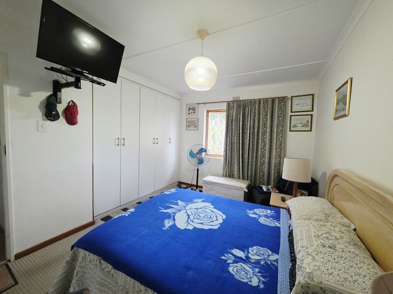 Neat and Secure 2-Bedroom Unit in a Well-Maintained Complex - Photo 9