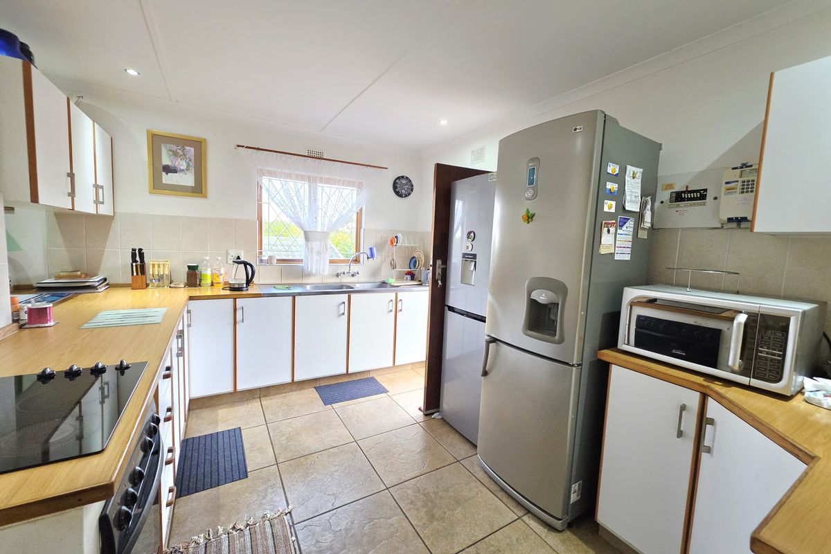 Neat and Secure 2-Bedroom Unit in a Well-Maintained Complex - Photo 4