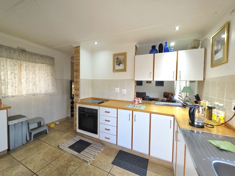 Neat and Secure 2-Bedroom Unit in a Well-Maintained Complex - Photo 3