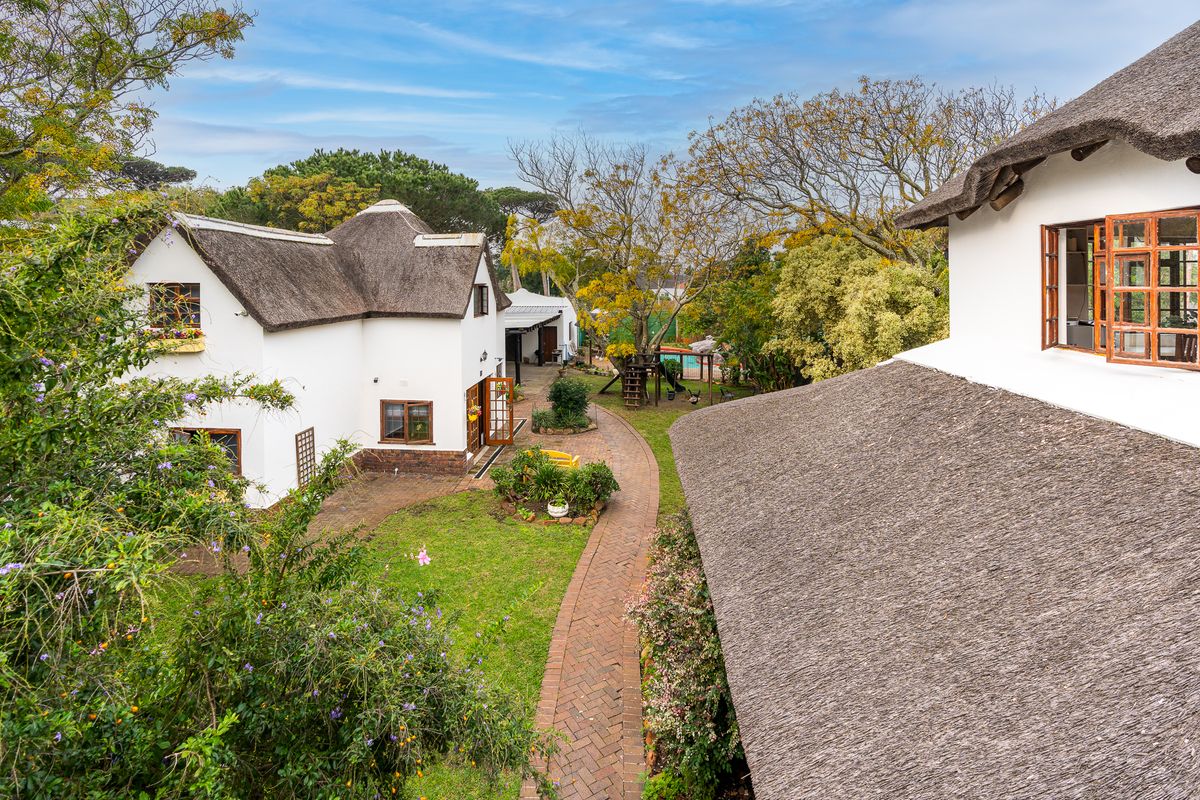 Full of Character in Historic The Mead – Two Dwellings, Endless Possibilities - Photo 2