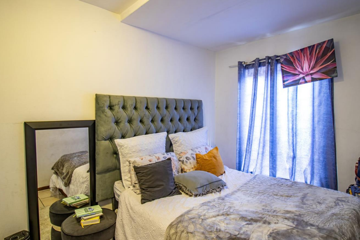 Modern 2-Bedroom Apartment at Villeroy Court - Photo 5