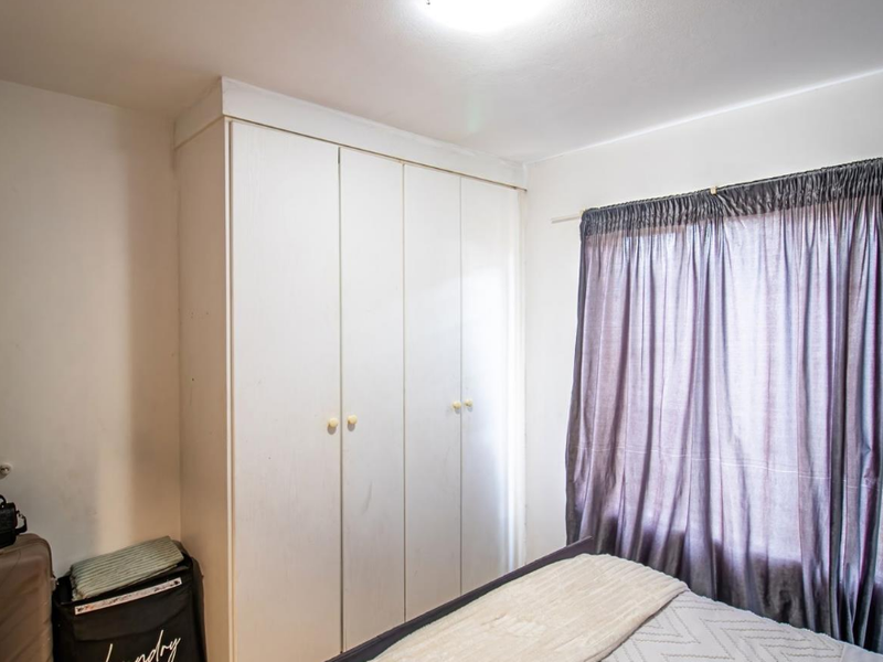 Modern 2-Bedroom Apartment at Villeroy Court - Photo 8