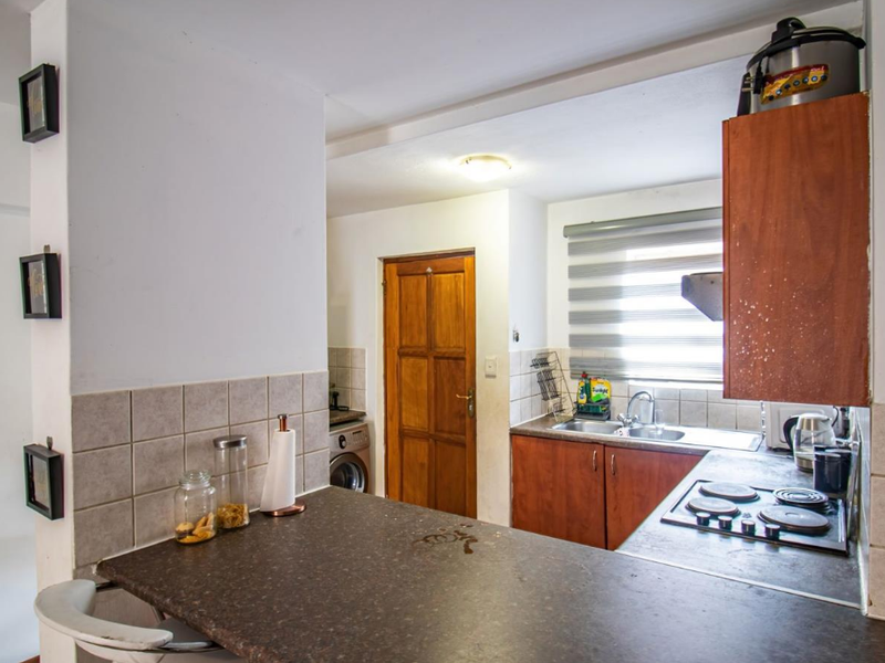 Modern 2-Bedroom Apartment at Villeroy Court - Photo 1