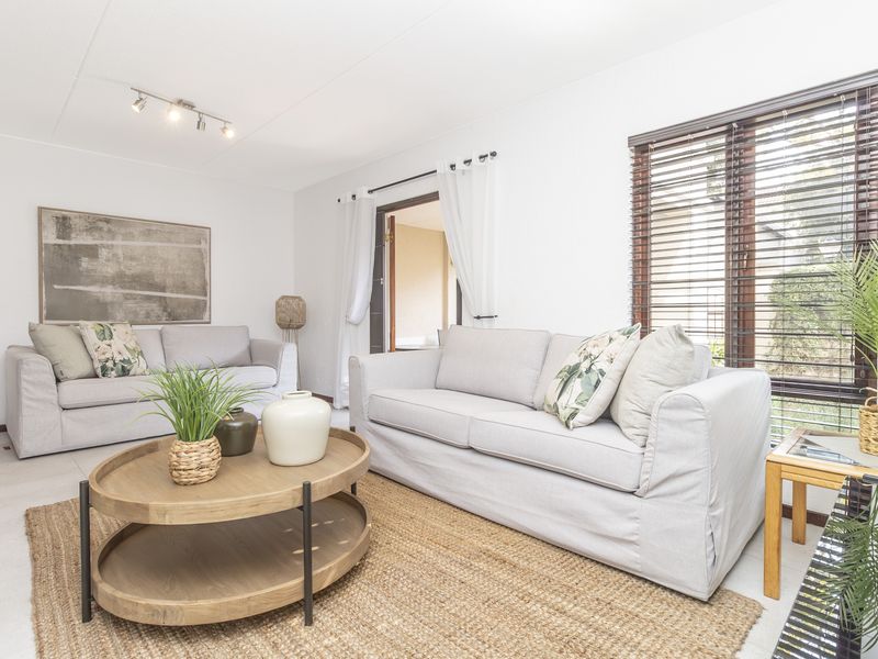 Immaculate 2 bed Townhouse - pet friendly - Sunninghill. - Photo 4