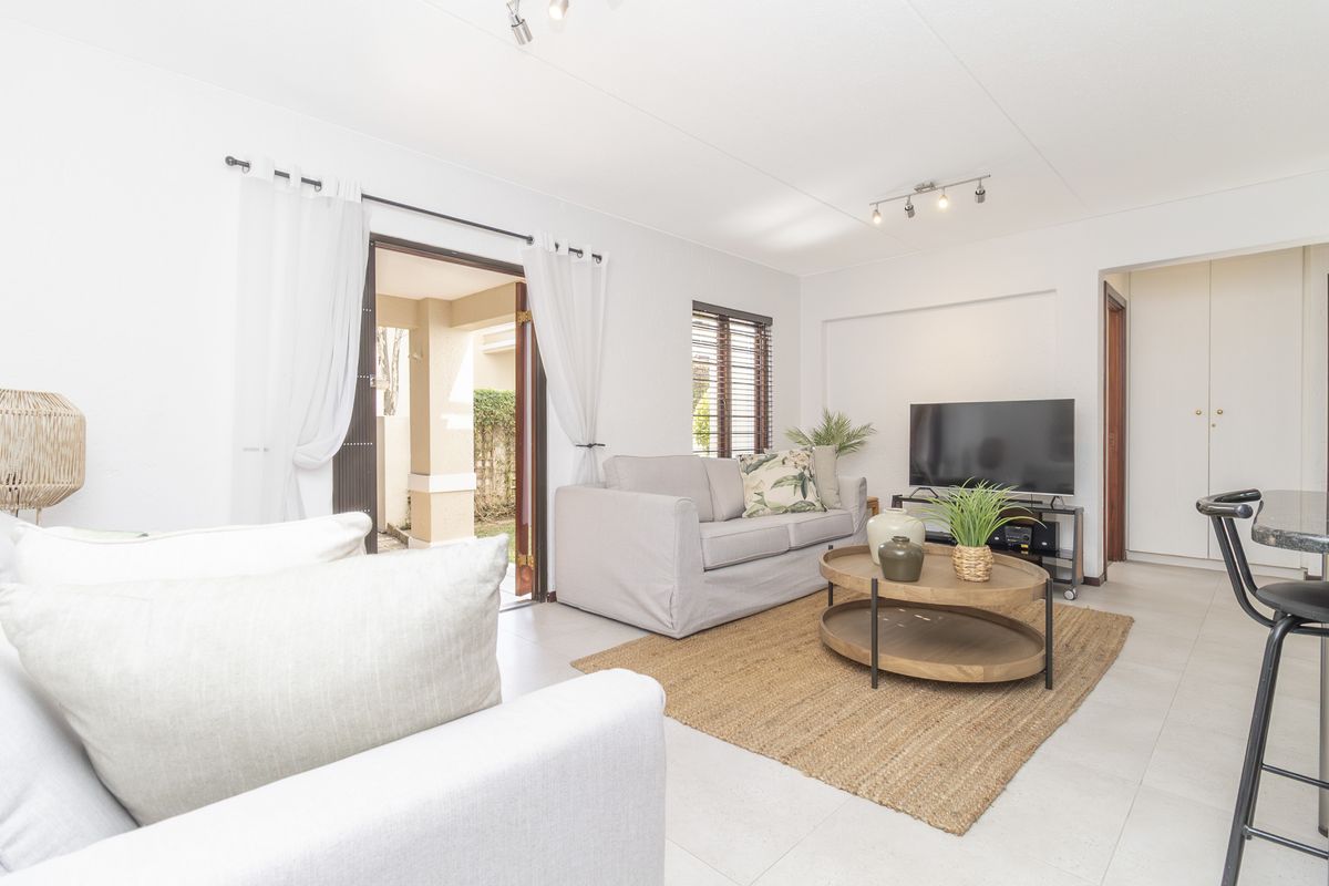 Immaculate 2 bed Townhouse - pet friendly - Sunninghill. - Photo 5