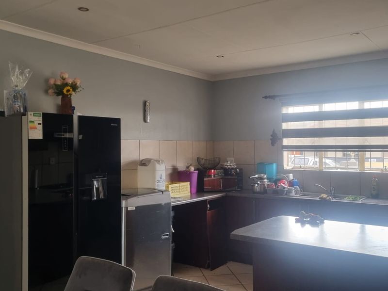 Townhouse Rental Monthly In Witbank - Photo 8