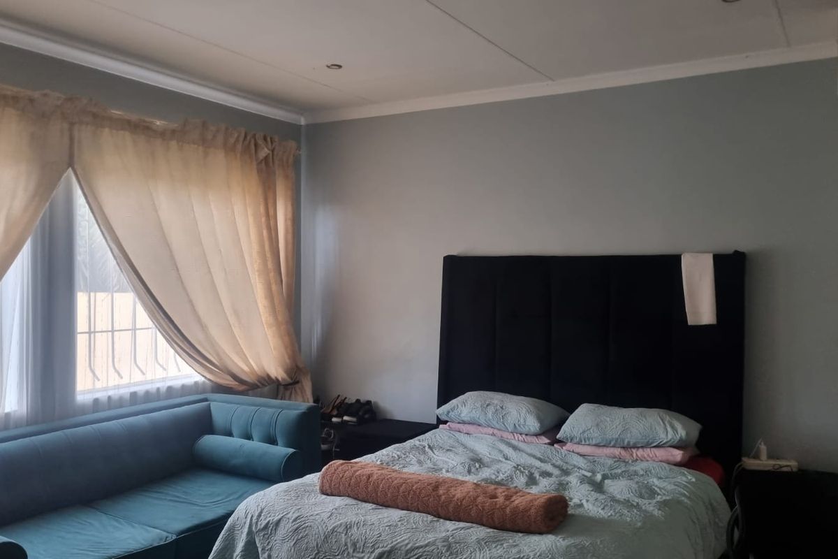 Townhouse Rental Monthly In Witbank - Photo 5