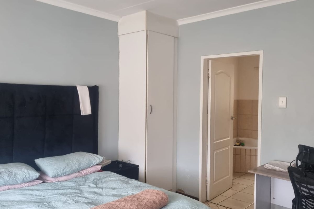 Townhouse Rental Monthly In Witbank - Photo 4