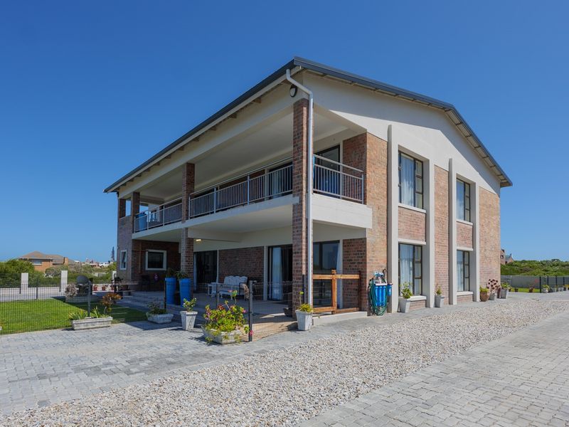 Front view Top Floor Unit for Long-Term Rental – Agulhas | Private & Spacious - Photo 2