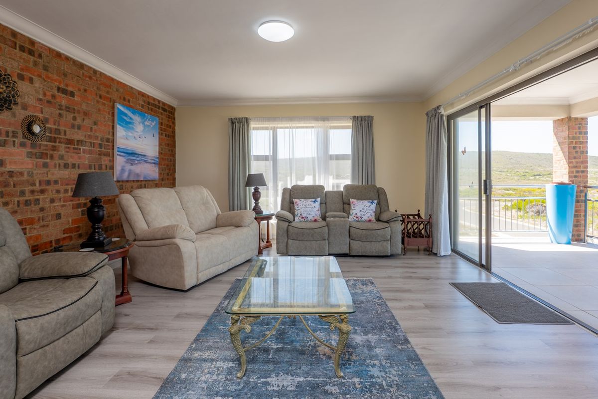 Front view Top Floor Unit for Long-Term Rental – Agulhas | Private & Spacious - Photo 5