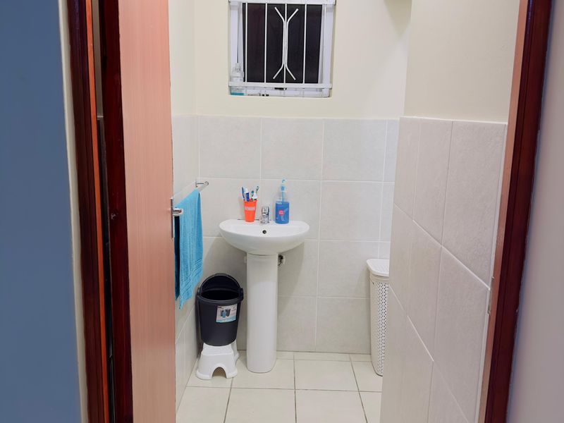 Investment Opportunity – Spacious Family Home with Two Income-Generating Apartments - Photo 6