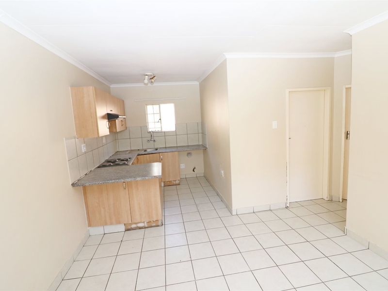 Perfect Starter Home or Investment! - Photo 3