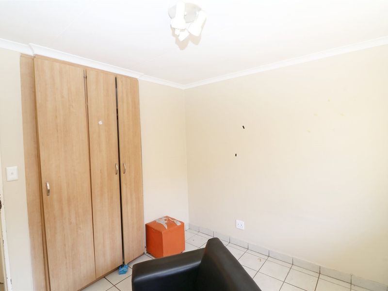 Perfect Starter Home or Investment! - Photo 9