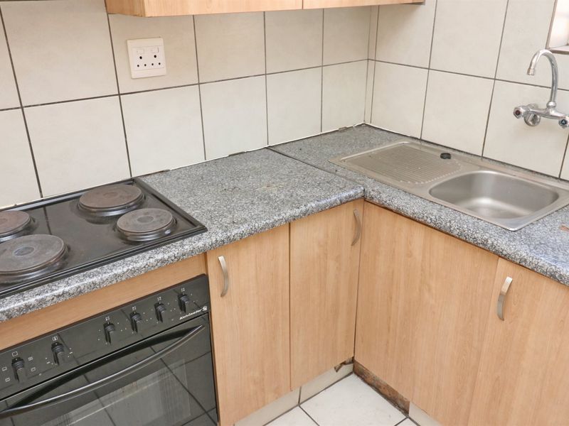 Perfect Starter Home or Investment! - Photo 7