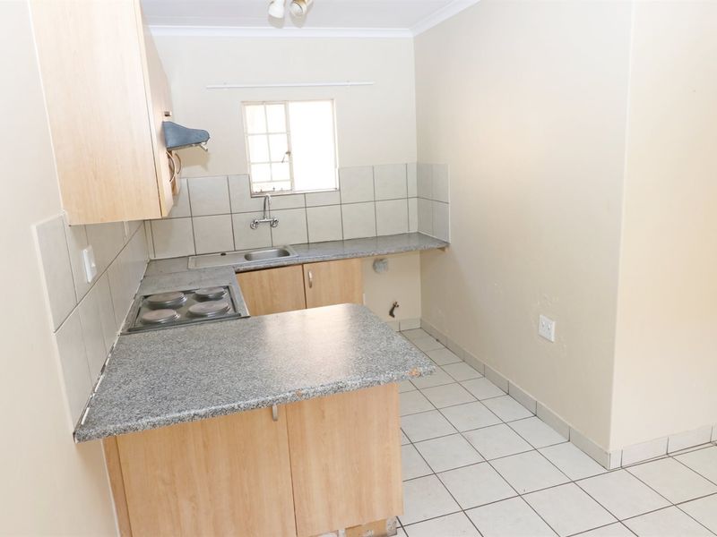 Perfect Starter Home or Investment! - Photo 6