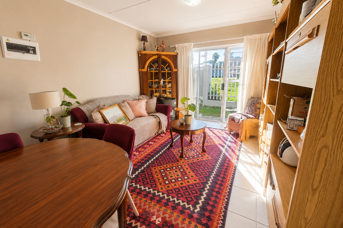 Charming Ground-Floor Apartment in a Prime Location! - Photo 4