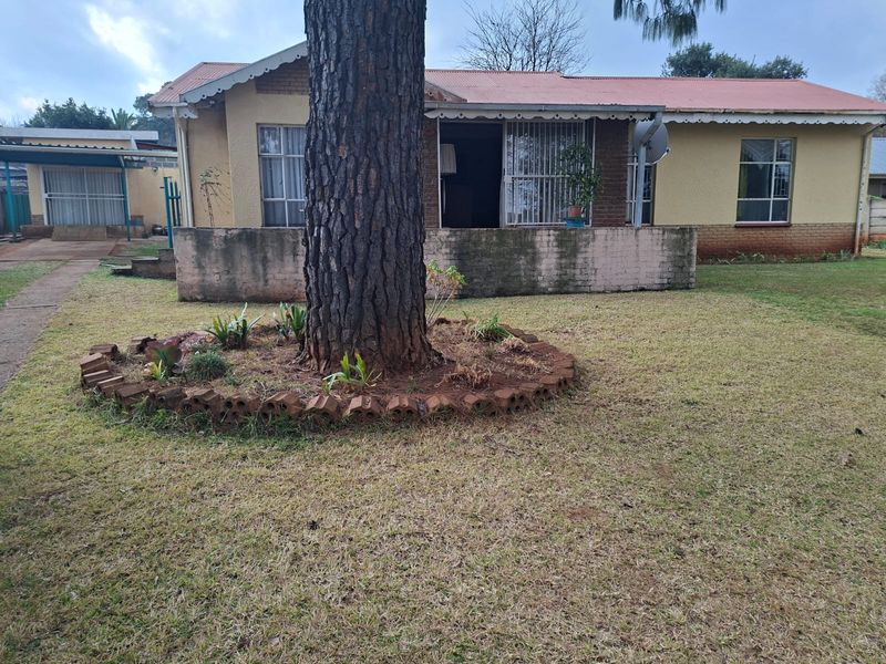 Calling All Investors – Prime Income-Generating Property in Sunnyridge Near Amajuba Training Centre - Photo 1