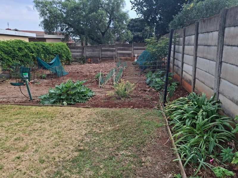 Calling All Investors – Prime Income-Generating Property in Sunnyridge Near Amajuba Training Centre - Photo 5