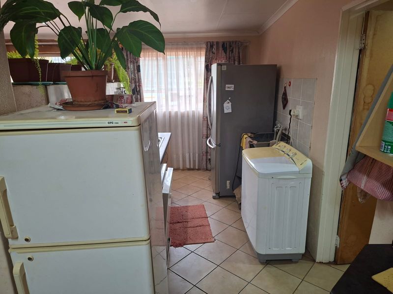 Calling All Investors – Prime Income-Generating Property in Sunnyridge Near Amajuba Training Centre - Photo 9