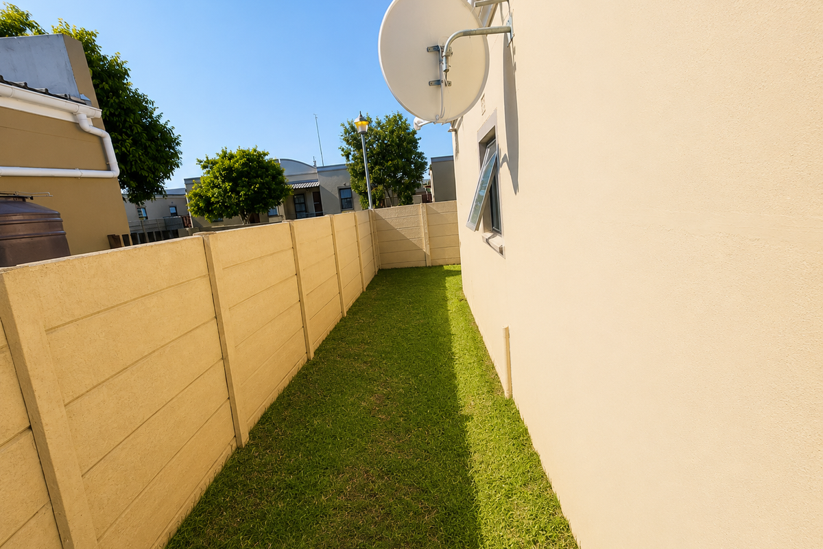 Perfect Starter Home in a Secure Complex! - Photo 4