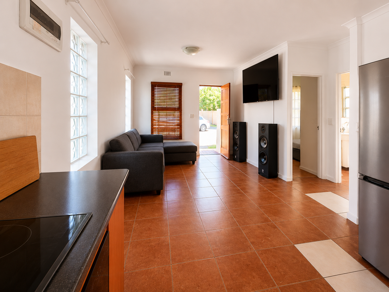 Perfect Starter Home in a Secure Complex! - Photo 7
