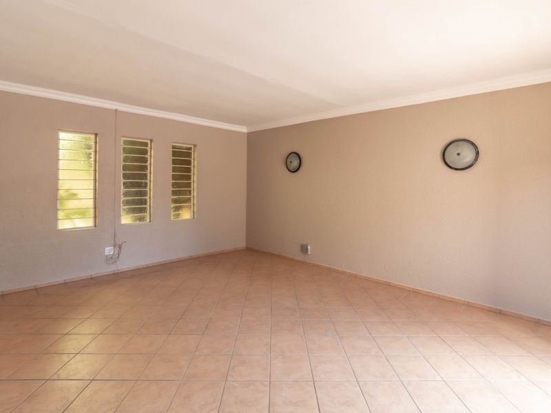 Secure Family Living with Pool, Space & Exceptional Versatility - Photo 6