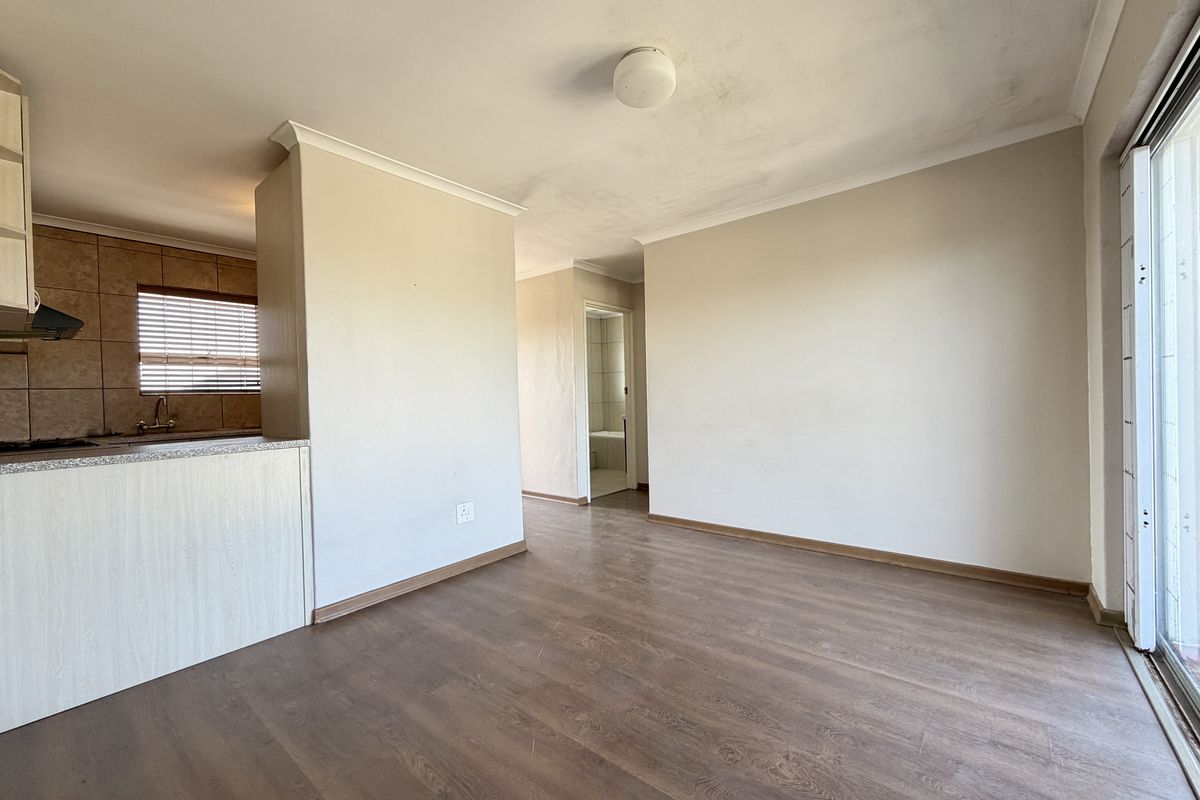 Well-Appointed 1 Bedroom Apartment in Secure Complex - Photo 3