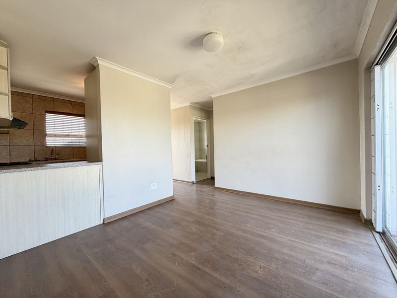 Well-Appointed 1 Bedroom Apartment in Secure Complex - Photo 3