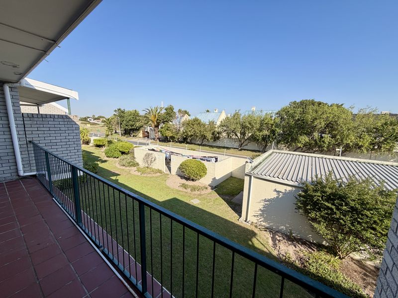 Well-Appointed 1 Bedroom Apartment in Secure Complex - Photo 10