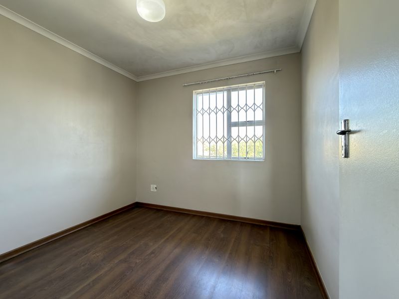 Well-Appointed 1 Bedroom Apartment in Secure Complex - Photo 6